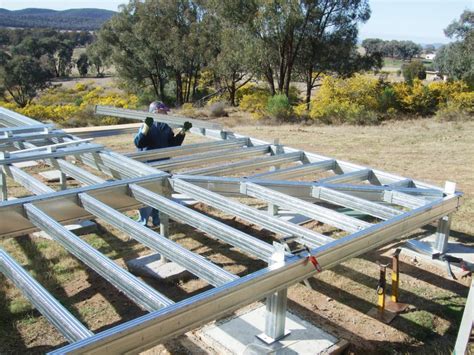 Structural steel framing describes the creation of a steel skeleton made up of vertical columns and horizontal beams. Steel framing system from Spantec - Completehome
