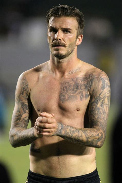 Finde jetzt bei stylight dein neues beauty lieblingsprodukt. David Beckham Shows Off Harper Tattoo In Shirtless Ad Campaign