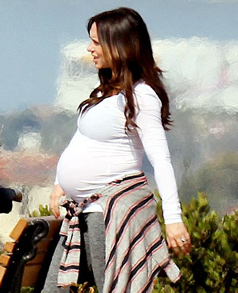 Pregnant Jennifer Love Hewitt Goes Casual Without Makeup Style Photos