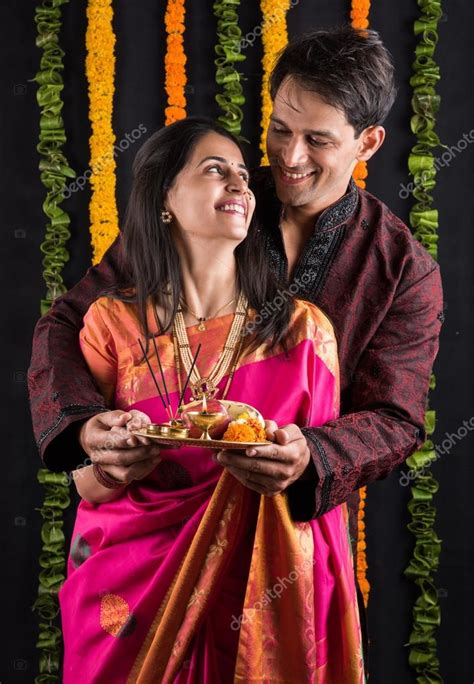 Update More Than 133 Couple Poses For Diwali Super Hot Vn