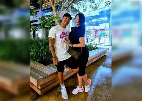 Yomil Y Daniela Reyes Se Van De Vacaciones A Cancún Y El Reguetonero