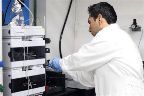 El modelo 1260 infinity evaporative light scattering detector (elsd) de agilent technologies es el fruto de 20 años de investigación, diseño y desarrollo de detectores de dispersión de luz evaporativa. Laboratorio Nacional de Estructura de Macromoléculas