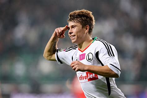 Opowiada nam o swojej piłkarskiej drodze, celach i piłkarskiej drodze. Jakub Kosecki | Thumbs up, Thumb