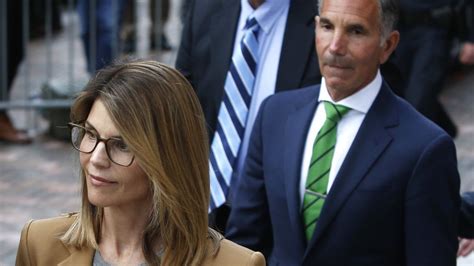 lori loughlin and husband mossimo giannulli formally plead not guilty in college admissions
