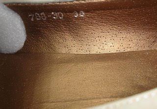 Biasanya barangan daripada kulit babi ini tidak semahal barangan yang diperbuat dari kulit binatang lain. JaM RaNDeK!!: 02/24/09