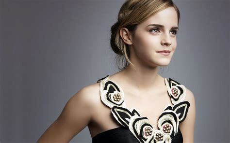 Women We Love Emma Watson 22 Photos Suburban Men