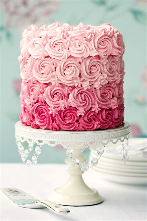 ombre cake shade of pink Idée gateau Decoration gateau Beau gateau