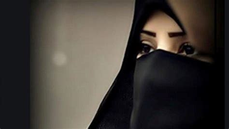 Rasulullah mengungkapkan rasa cintanya kepada putrinya takala diatas mimbar: sungguh fathima bagian dariku , siapa yang membuatnya marah bearti membuat aku marah. Mengenal Sosok Fatimah Az-Zahra Putri Cantik Kesayangan ...