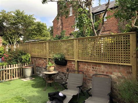Advice on Planning Permission for Trellis Fence Toppers | Jacksons Fencing
