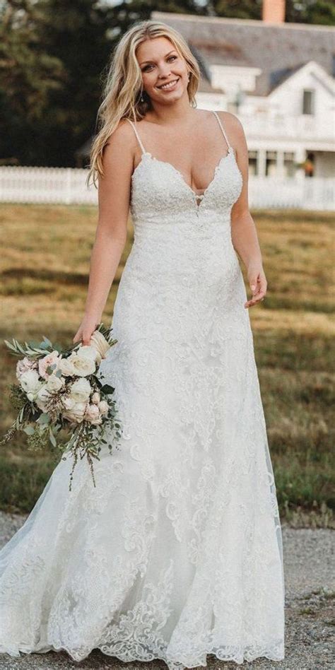 Sometimes a larger group of plus size clothing is subdivided into plus size, super size, extended size. 18 Lace Plus Size Wedding Dresses | Wedding Dresses Guide