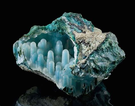29 Cool Minerals And Rocks That Look Amazingly Beautiful Stalactite