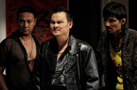 Malik jai vs tailong kl gangster, kl gangster 2 malik dan jay melawan tailong sampai mampus, malek vs shark jai vs ajib kl gangster 1, k l gengstar ajib malik vs jai, kl gangster 2 jangan cucuk hidung. BLOG BERANI MATI: Filem KL Gangster
