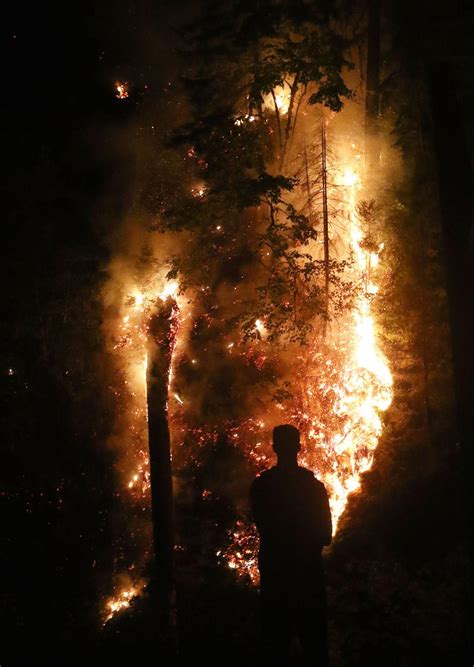 More Than One Thousand Acres Burn In The Umpqua North Complex