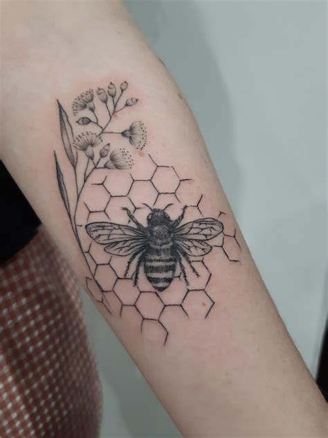 Discover 77 Honeycomb Bee Tattoo Best Vn