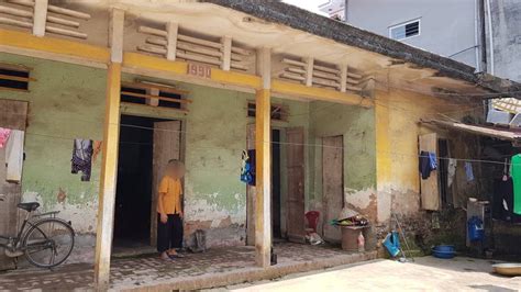 Hàng xóm đối diện phòng trọ sinh viên bách khoa dâm đãng. Bà ngoại 70 tuổi đội đơn kêu cứu cho cháu gái tâm thần ...