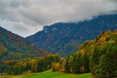 Autumn In The Mountains 4k Ultra Hd Wallpaper Background Image