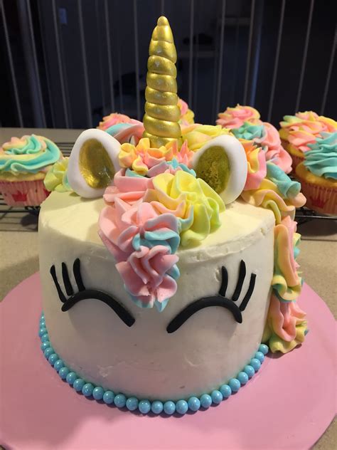 The most common pastel floral cake material is ceramic. Pastel unicorn cake | Cake, Unicorn cake, Desserts