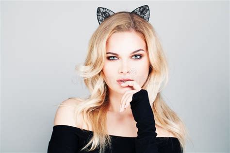 Sexy Frau Mit Cat Ears Stockfoto Bild Von Kosmetik Fall
