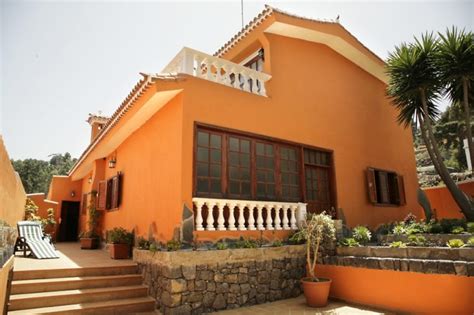 La tendencia de los colores para fachadas va variando cada año. Paleta de colores para exteriores y fachadas de casas de ...