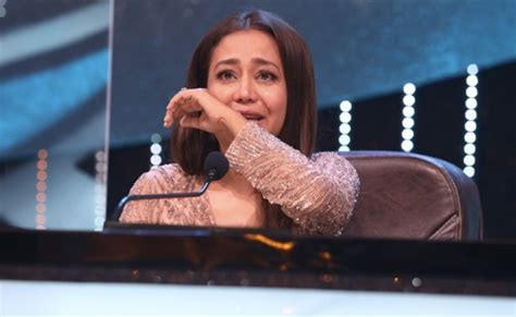 Neha Kakkar Crying In Indian Idol And Revealed Anxiety Issue Disturbed Her A Lot नेहा कक्कड़