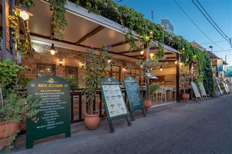 Petra Restaurants Nikos Restaurant In Petra Lesvos Lesbos