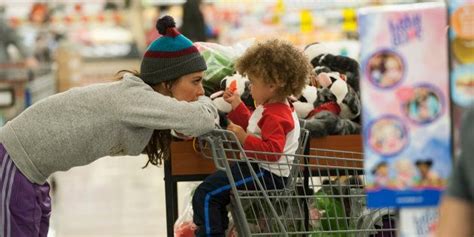 6 Moments In Smilf Thatll Show You That Single Moms Go Through The