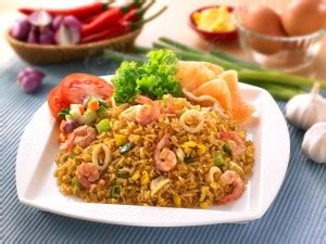 Itu sebabnya, salah satu kuliner yang wajib untuk dinikmati di batam adalah seafood, terutama fresh seafood. KULINER YANG UENAK TENAN: ANEKA OLAHAN NASI