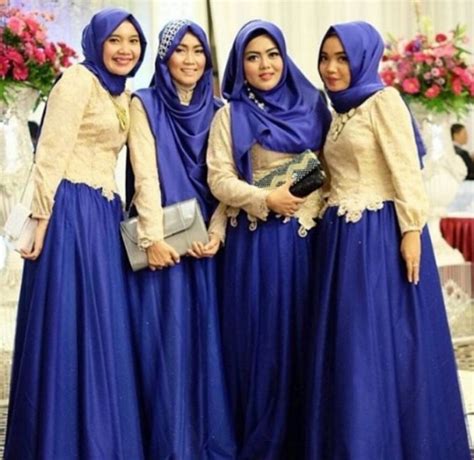 Apalagi saat ini, tersedia pilihan pengiriman yang dapat sampai dihari yang sama, bebas ongkir, bisa bayar ditempat (cod), cicilan 0% dari berbagai bank di indonesia hingga promo dress brokat untuk pengguna baru! 50+ Inspirasi Model Baju Gamis Untuk Orang Gemuk Terbaru ...