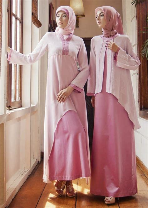 Model ini bisa jadi referensi baju muslim anak muda yang tidak hanya pas digunakan saat lebaran saja. Model Baju Syari Dari Kain Satin / Model Baju Gamis Dari ...