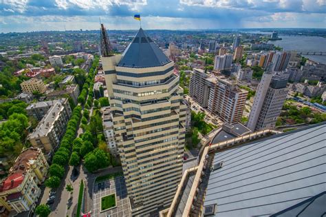 Андрій боровик виконавчий директор transparency international ukraine. Dnepropetrovsk - on the roof of the tallest building ...