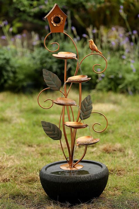 Water fountains have a long place in our history. Metal Birdhouse Water Fountain | Hacer fuentes de agua ...