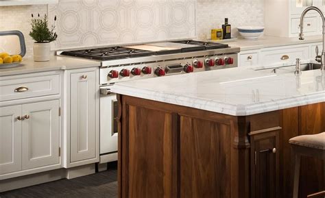 Wolf dual fuel ranges are manufactured to work with natural gas or lp gas (liquid propane gas). Wolf 60" Dual Fuel Range 6 Burner Infrared Charbroiler Griddle