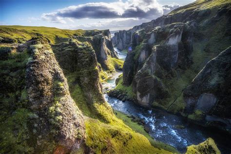 Fjaðrárgljúfur Canyon In Island Inepics