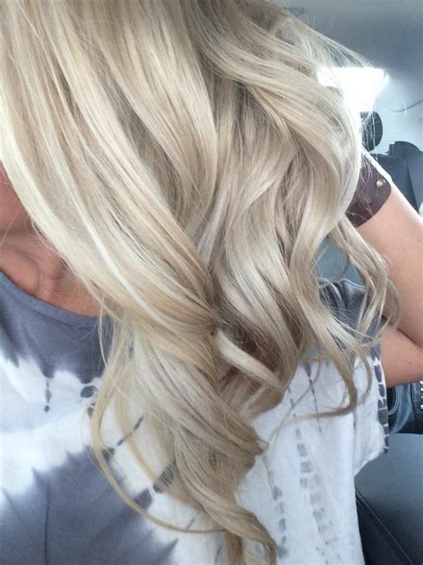 Light Blonde With Beige And Ash Highlights Long Hair Styles Hair