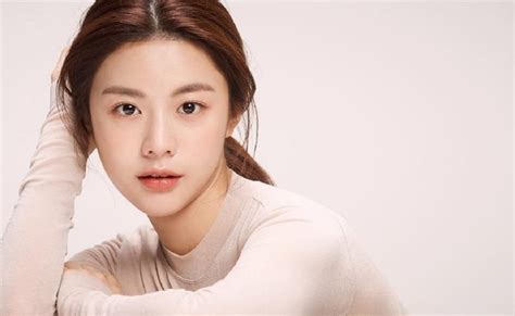 Go Yoon Jung Most Beautiful Korean Actresses