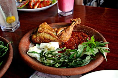 10 Olahan Ayam Nusantara Yang Bikin Nafsu Makan Menggila