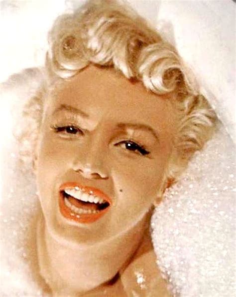 Marilyn Monroe On The Set Of The Seven Year Itch 1954 Marilyn Monroe Photos Marylin Monroe