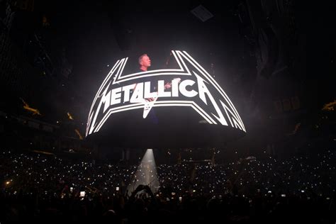 Live Shots Metallica Roars Through 40 Year Celebration At Chase Center