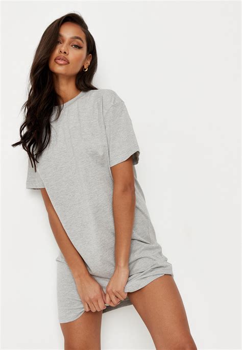 Basic T Shirt Kleid In Grau Missguided