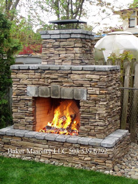 Whether you have a large, sprawling back lawn space or are looking for best ideas for small backyards, an outdoor fireplace or fire pit is something to consider. Outdoor Stone Fireplace (Baker Masonry LLC 503 539 6792) | Flickr