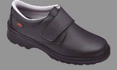Contempla los zapatos de protección laboral con puntera que ponemos a tu disposición. Zapato antideslizante cocina