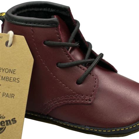 Textile lining and cushioned insole. Dr. Martens Baby Doc Stiefel Auburn Kids Lamper ...