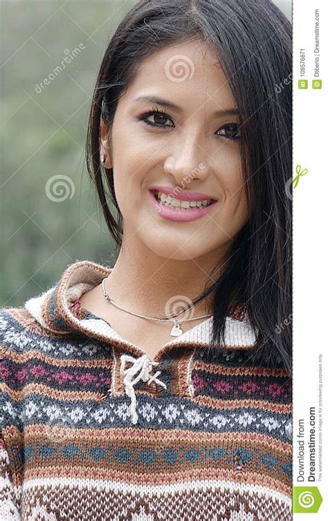 Mujer Peruana Feliz Imagen De Archivo Imagen De Positivo 109576871