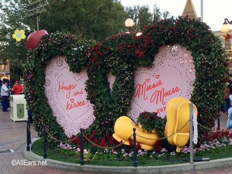 Valentine's Month Decor at Disneyland - AllEars.Net
