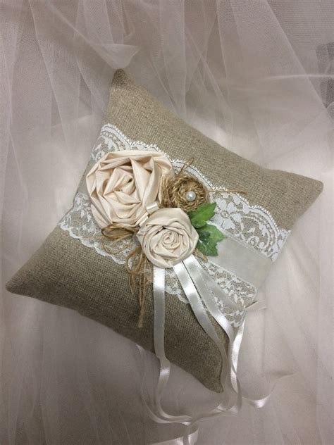 Forme, colori e tessuti diversi. Cuscino porta fedi nuziali - Feste - Matrimonio - di Mon petit atelier | su MissHobby