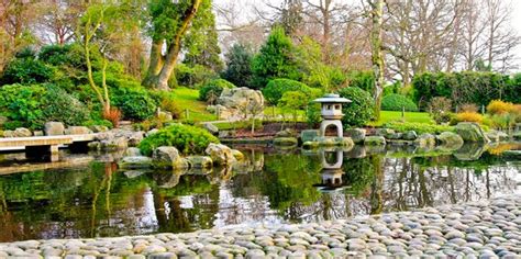 But don't forget you need a few traditional elements, too, to make it feel like a zen garden. Tips in Creating a Zen Garden | Home Design Lover