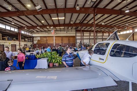 Aviation Alumni Hold Weekend Full Of Reunion Activities Southeastern