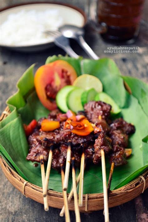 Indonesian maranggi saté can be made from beef, lamb, goat or pork. Sate Maranggi a la Purwakarta, wanna be...