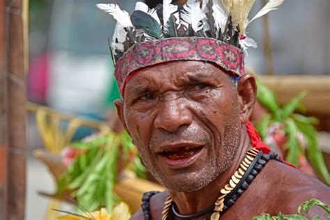 Tari Papua Nugini Foto Stok Potret And Gambar Bebas Royalti Istock