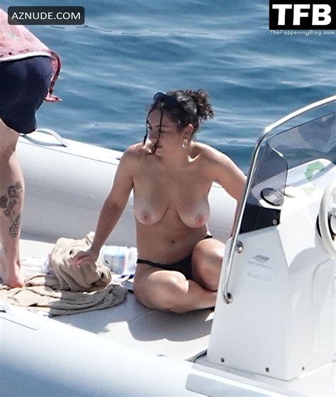 Charli Xcx Sexy Seen Showing Off Her Nude Tits On A Boat In Amalfi